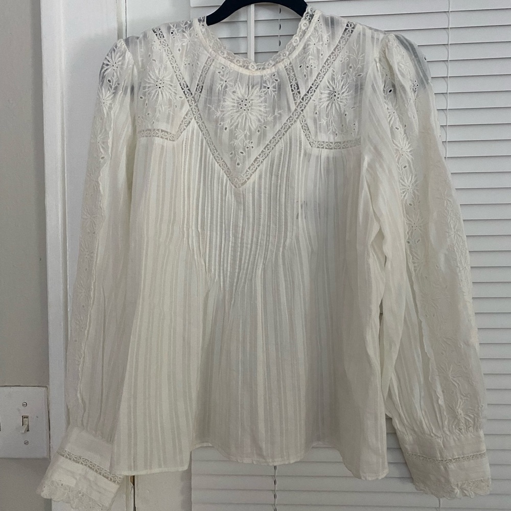 NWT: Zara White Flowy Top